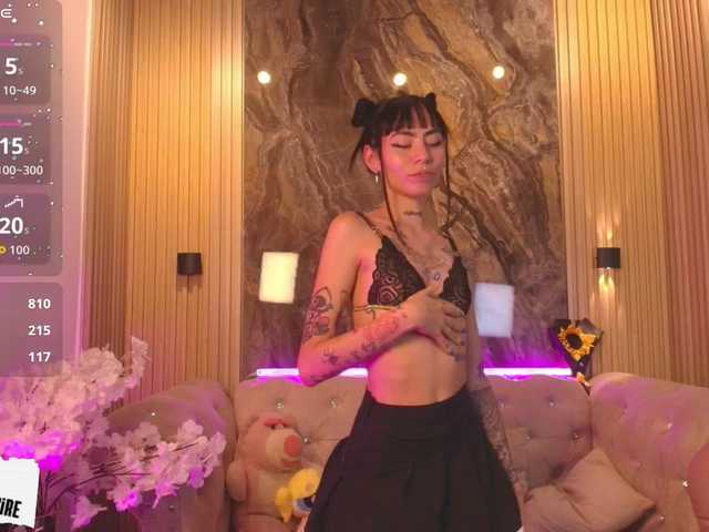 Sabrinaa1's BongaCams show and profile