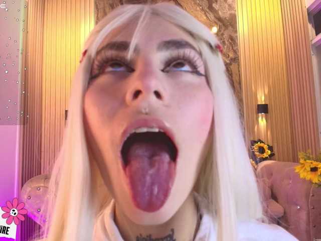 Sabrinaa1's BongaCams show and profile