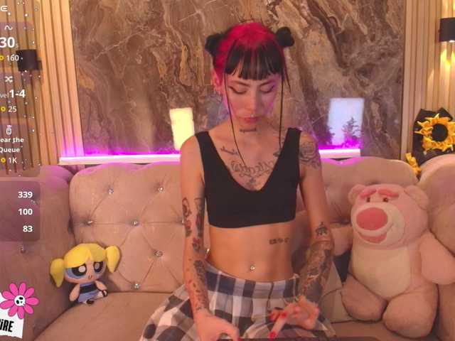 Sabrinaa1's BongaCams show and profile