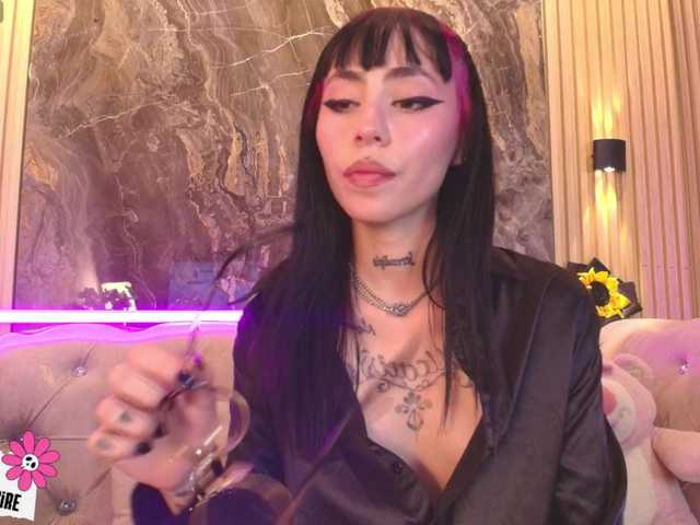 Sabrinaa1's BongaCams show and profile