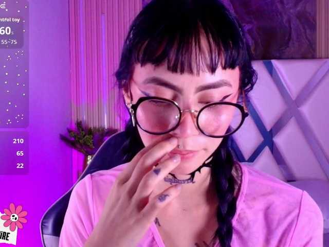 Sabrinaa1's BongaCams show and profile