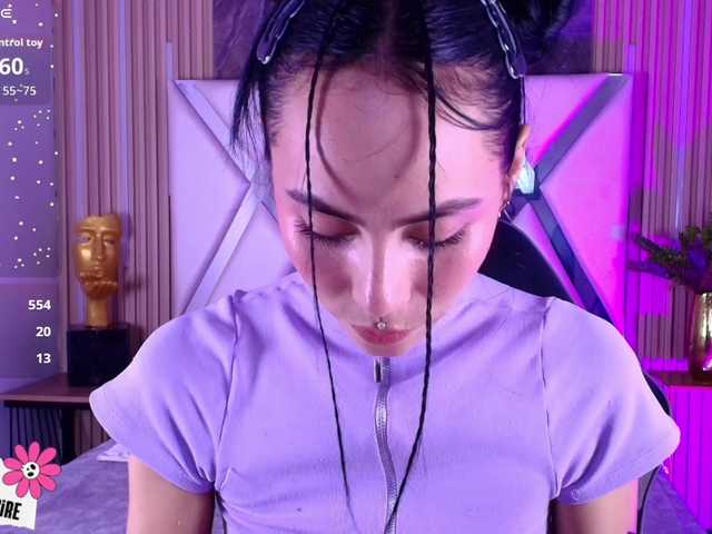 Sabrinaa1's BongaCams show and profile