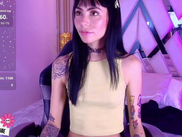 Sabrinaa1's BongaCams show and profile