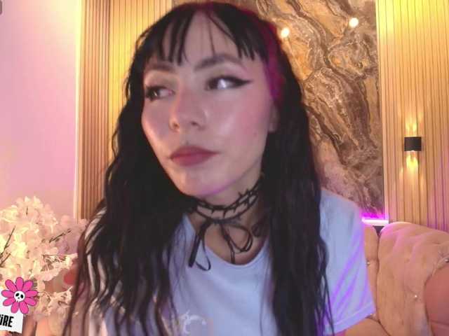 Sabrinaa1's BongaCams show and profile