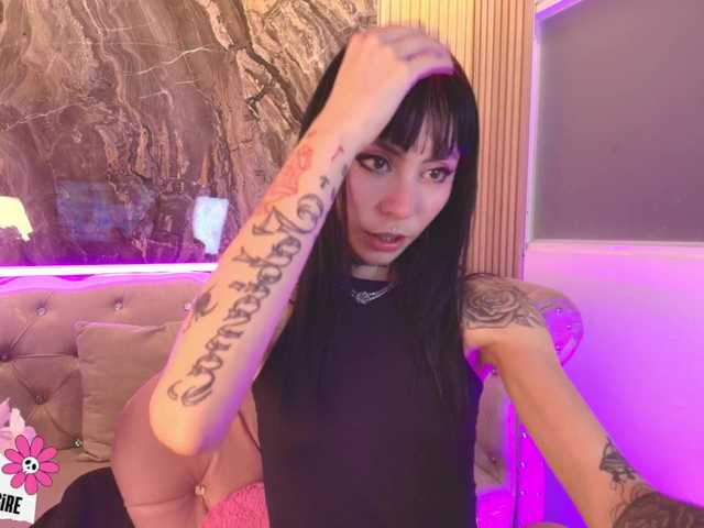 Sabrinaa1's BongaCams show and profile