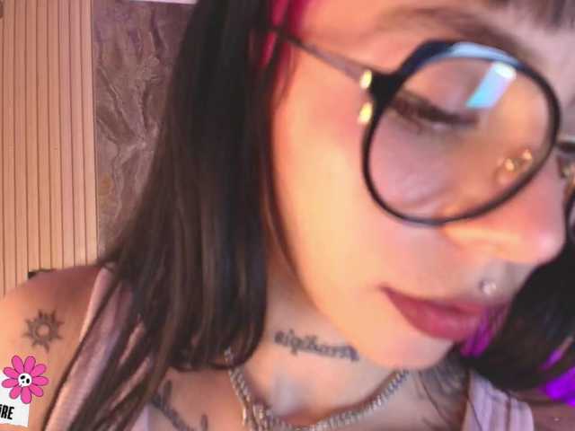 Sabrinaa1's BongaCams show and profile