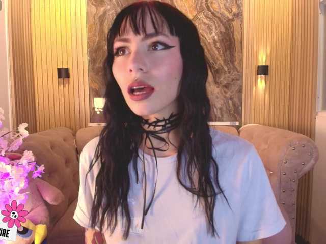 Sabrinaa1's BongaCams show and profile