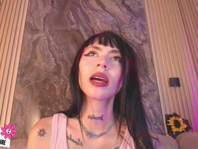 Sabrinaa1's BongaCams show and profile