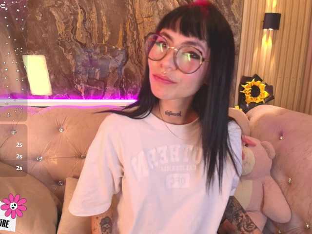 Sabrinaa1's BongaCams show and profile