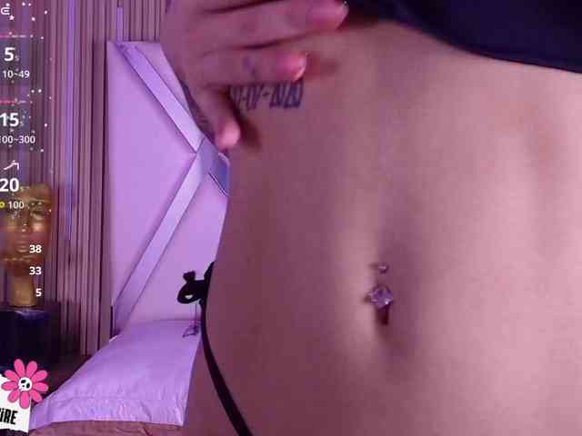 Sabrinaa1 Live Webcam on BongaCams