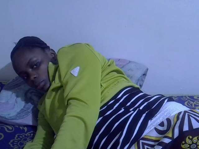 Sweet-diva webcam bongacams model stream image