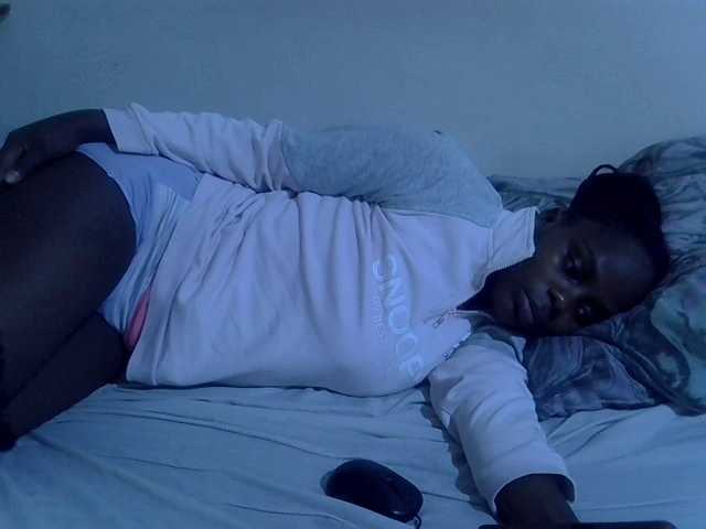 le modèle Sweet-diva est en webcam porno dans un show sur le site bongacams, il possède les tags suivants: Ebony,Brunette,Hairy