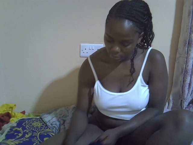 Sweet-diva webcam bongacams model stream image