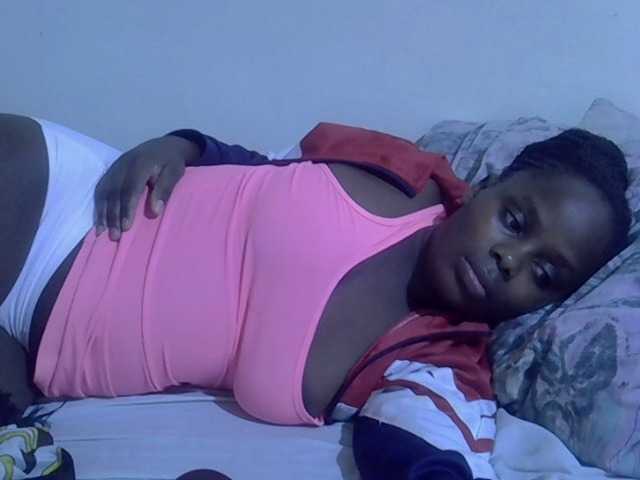 le modèle Sweet-diva est en webcam porno dans un show sur le site bongacams, il possède les tags suivants: Ebony,Brunette,Hairy