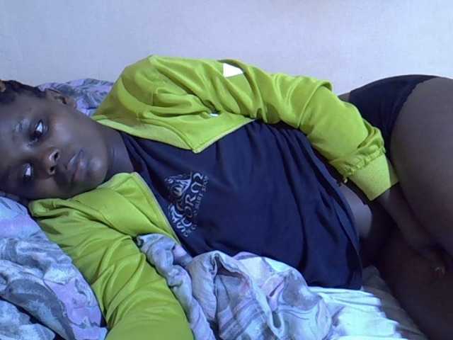 Sweet-diva webcam bongacams model stream image