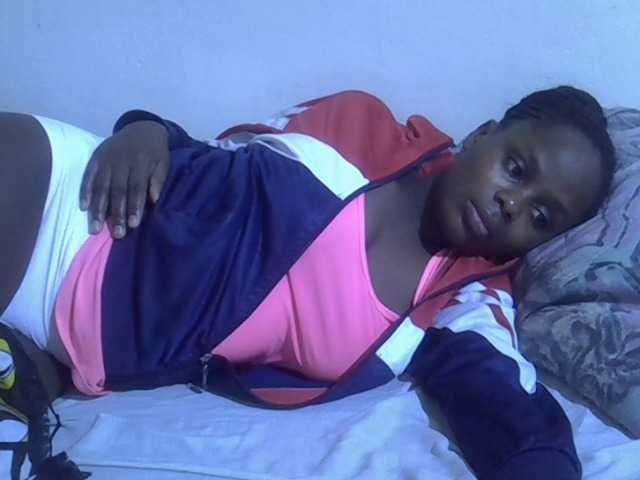 le modèle Sweet-diva est en webcam porno dans un show sur le site bongacams, il possède les tags suivants: Ebony,Brunette,Hairy