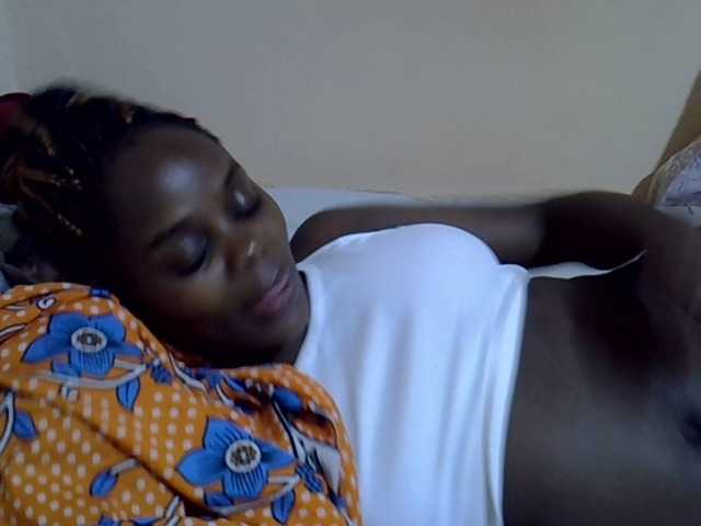 Sweet-diva webcam bongacams model stream image