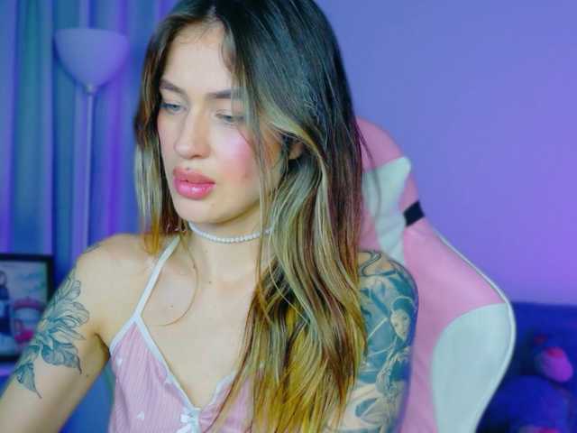 TaylorKnapp's BongaCams show and profile