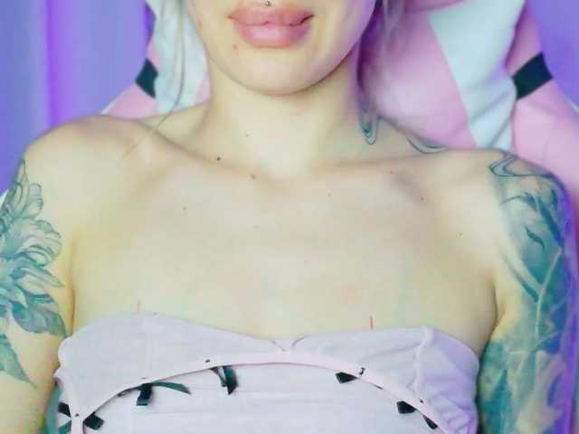 TaylorKnapp's BongaCams show and profile