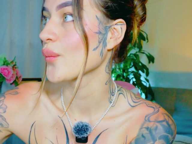 TaylorKnapp's BongaCams show and profile