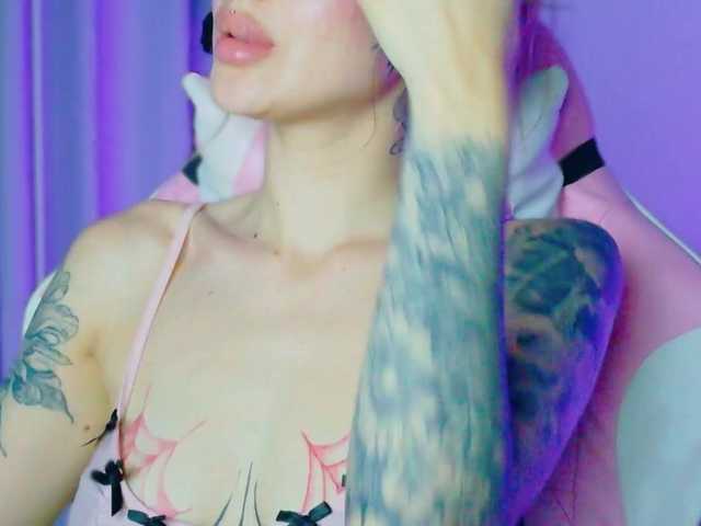 TaylorKnapp's BongaCams show and profile