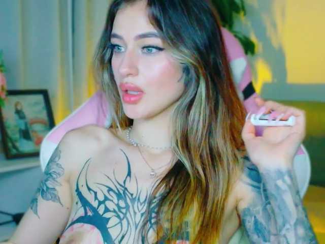 TaylorKnapp's BongaCams show and profile