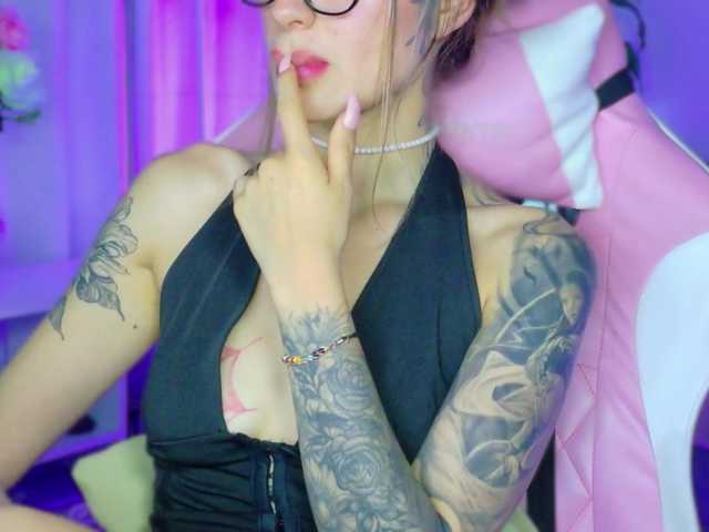 TaylorKnapp's BongaCams show and profile