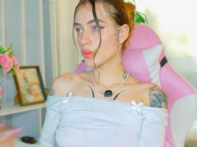 TaylorKnapp's BongaCams show and profile