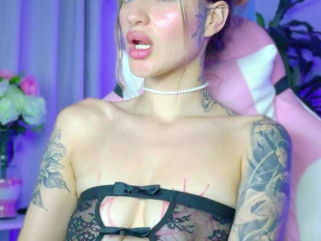 TaylorKnapp's BongaCams show and profile