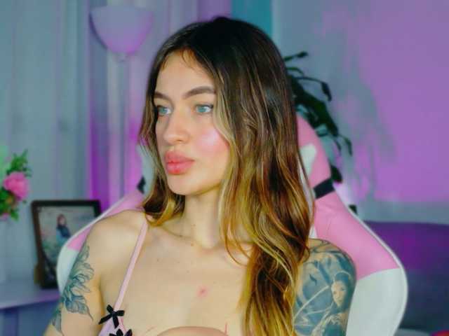 TaylorKnapp's BongaCams show and profile