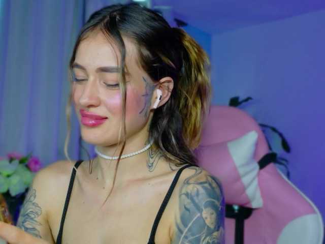 TaylorKnapp's BongaCams show and profile