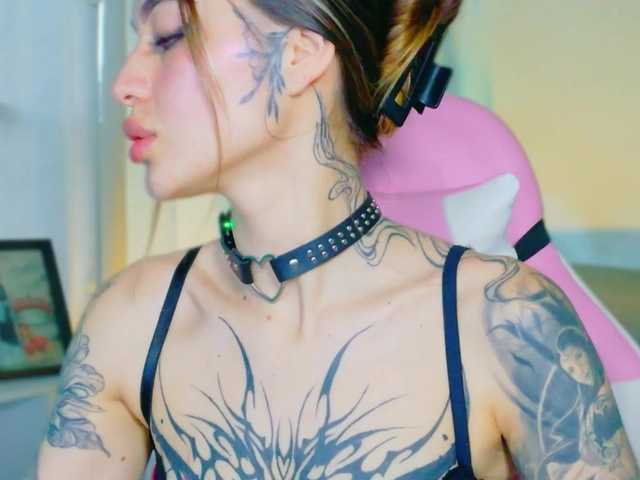 TaylorKnapp's BongaCams show and profile