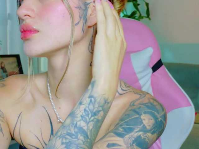 TaylorKnapp's BongaCams show and profile