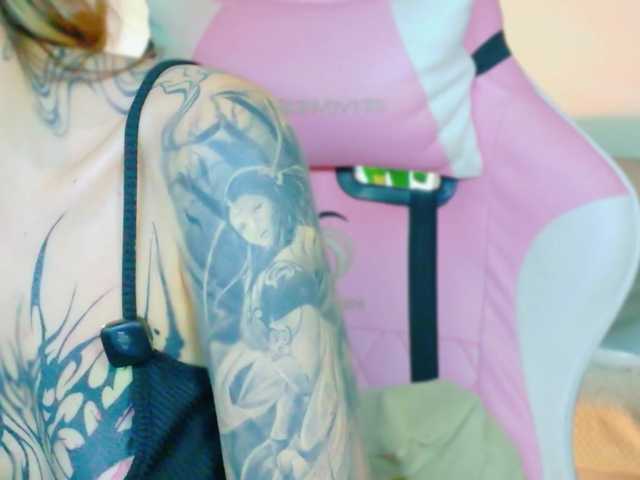 TaylorKnapp's BongaCams show and profile