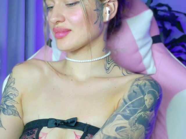 TaylorKnapp's BongaCams show and profile