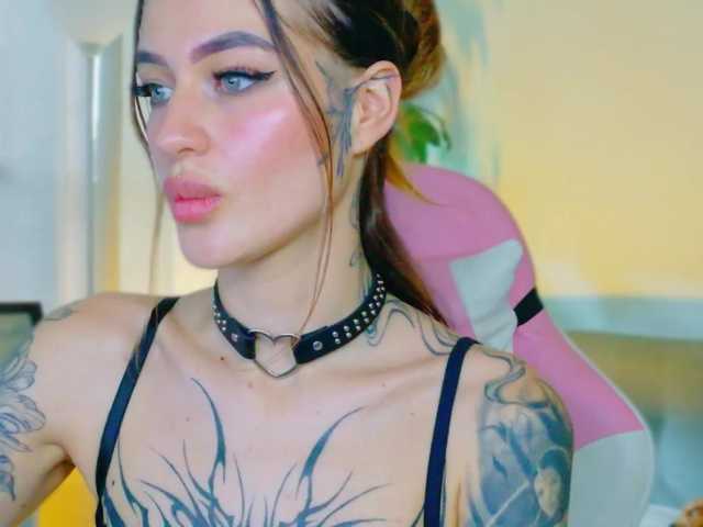 TaylorKnapp's BongaCams show and profile