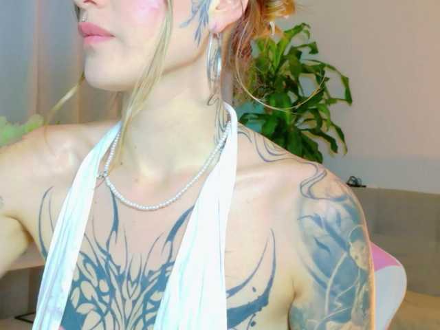 TaylorKnapp's BongaCams show and profile