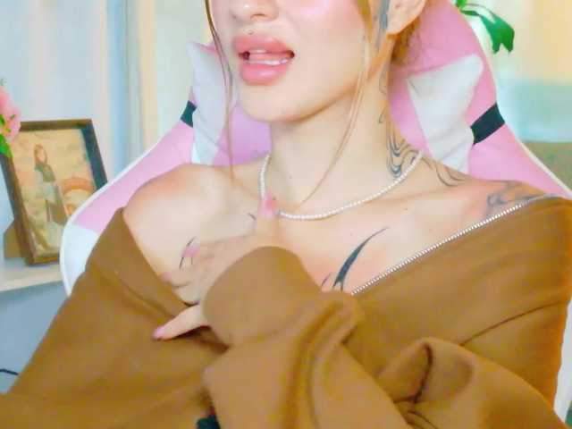 TaylorKnapp's BongaCams show and profile