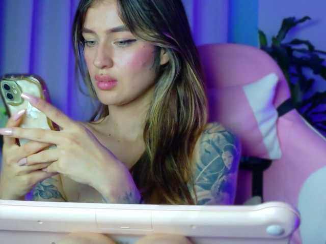 TaylorKnapp from BongaCams