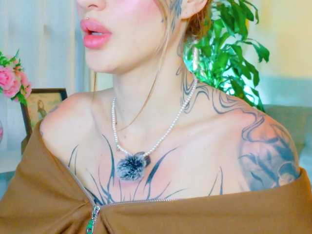 TaylorKnapp's BongaCams show and profile