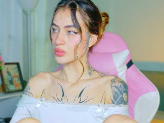 TaylorKnapp's BongaCams show and profile