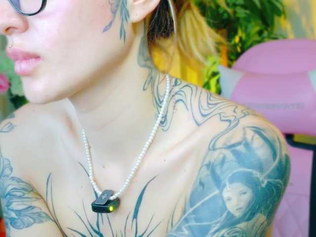 TaylorKnapp's BongaCams show and profile