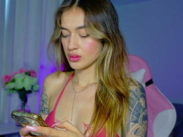 TaylorKnapp's BongaCams show and profile