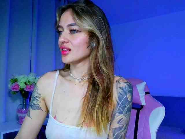 striptease cam TaylorKnapp