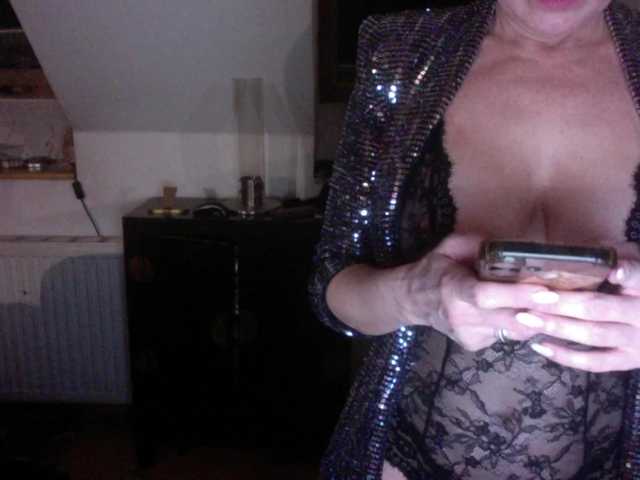 erikaboom66's BongaCams show and profile