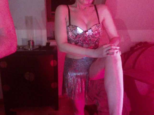 erikaboom66's BongaCams show and profile