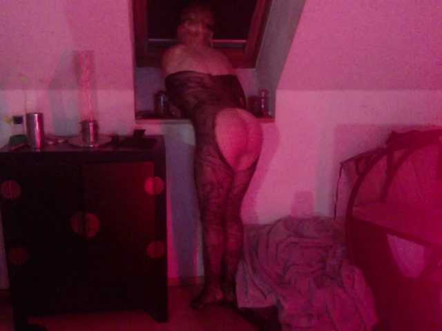 erikaboom66's BongaCams show and profile