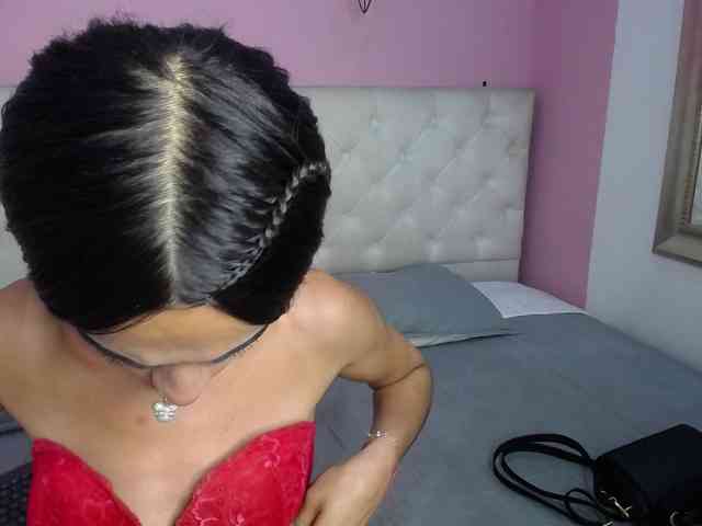 Nahommy-riick Live Webcam on BongaCams