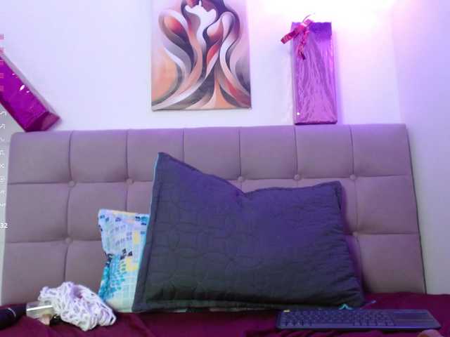 Lola-wish webcam bongacams model stream image