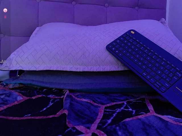 Lola-wish's BongaCams show and profile